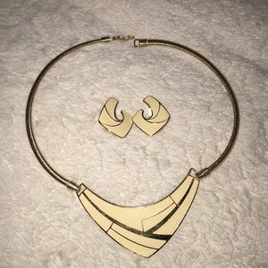 BEAUTIFUL Gold Necklace w/ matching CLIP earrings